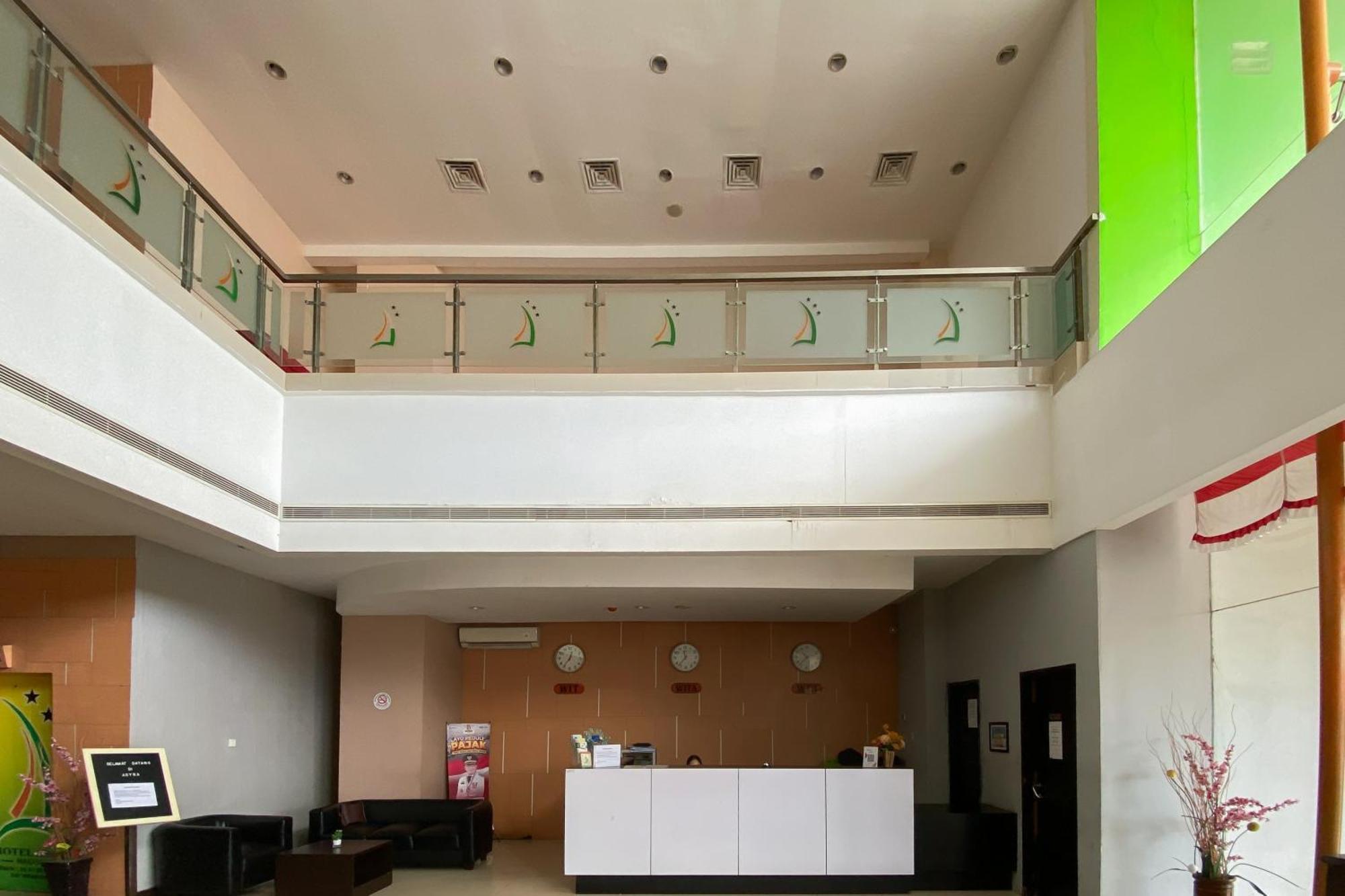Urbanview Hotel Asyra Makassar Exteriör bild