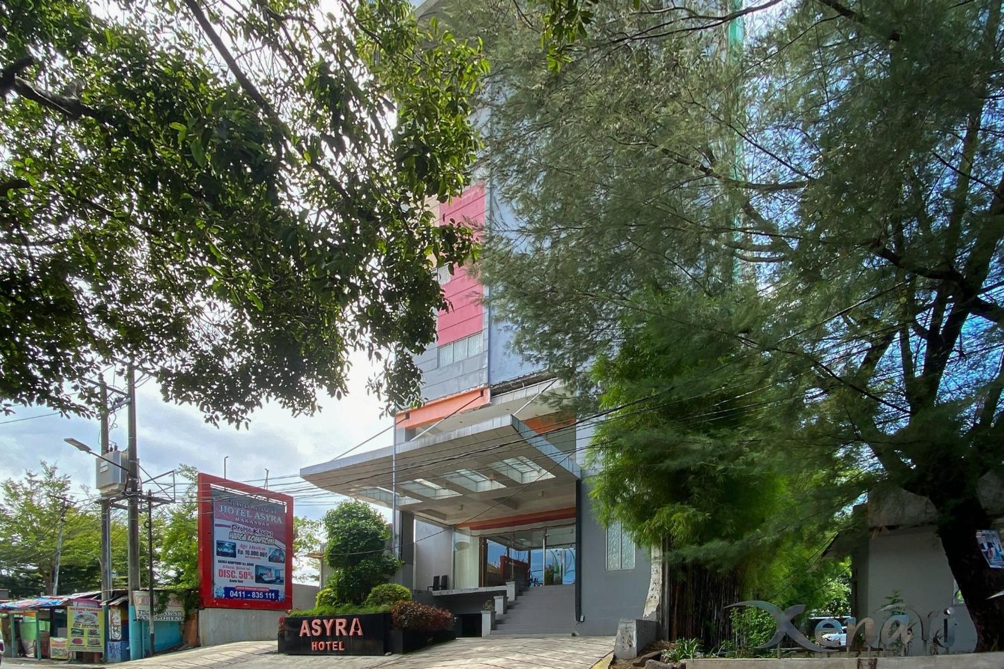 Urbanview Hotel Asyra Makassar Exteriör bild