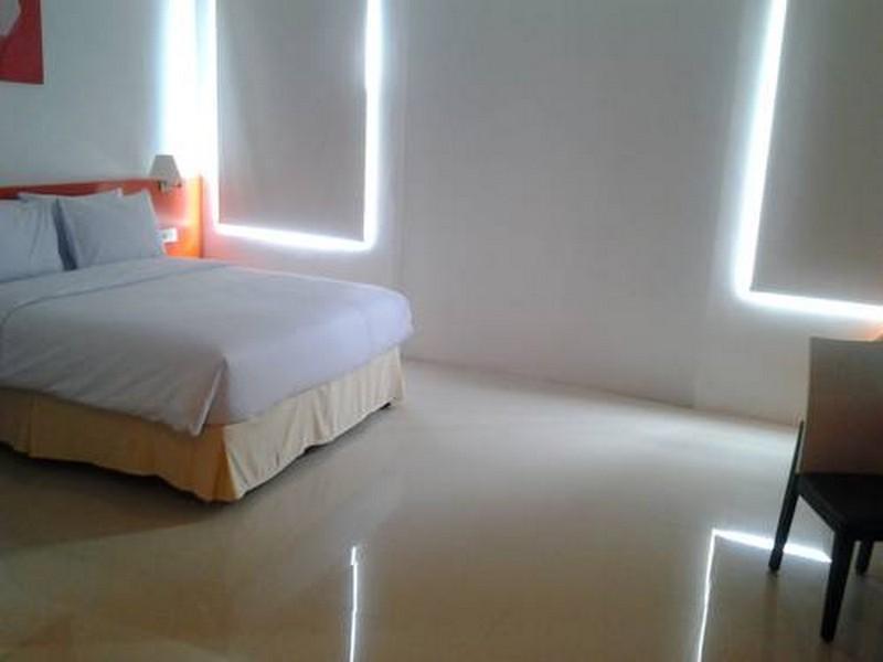 Urbanview Hotel Asyra Makassar Exteriör bild